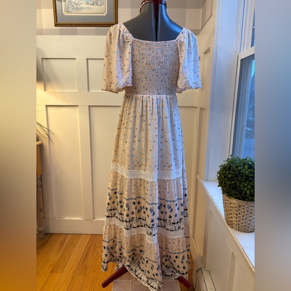 Floral Maxi Dress in Cream and Blue Size Medium - Picture 5 of 8